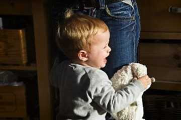 Как оформить опекунство над ребенком при живых родителях?