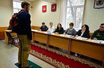 Нужно ли идти в военкомат в 18 лет
