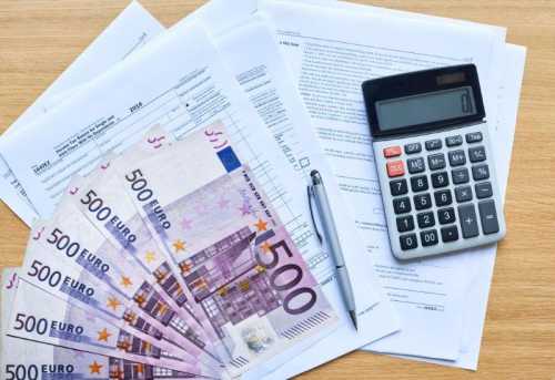 Особенности вывоза валюты из РФ в 2023 году