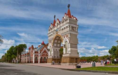 Река между Китаем и Россией