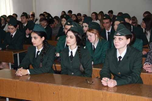 Таможенное дело: что за профессия, куда поступать, зарплата