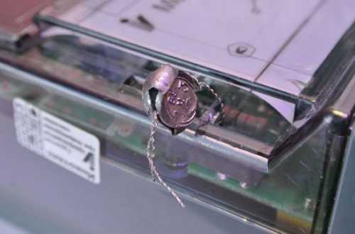 Зачем и в каких случаях необходимо пломбировать электросчетчик